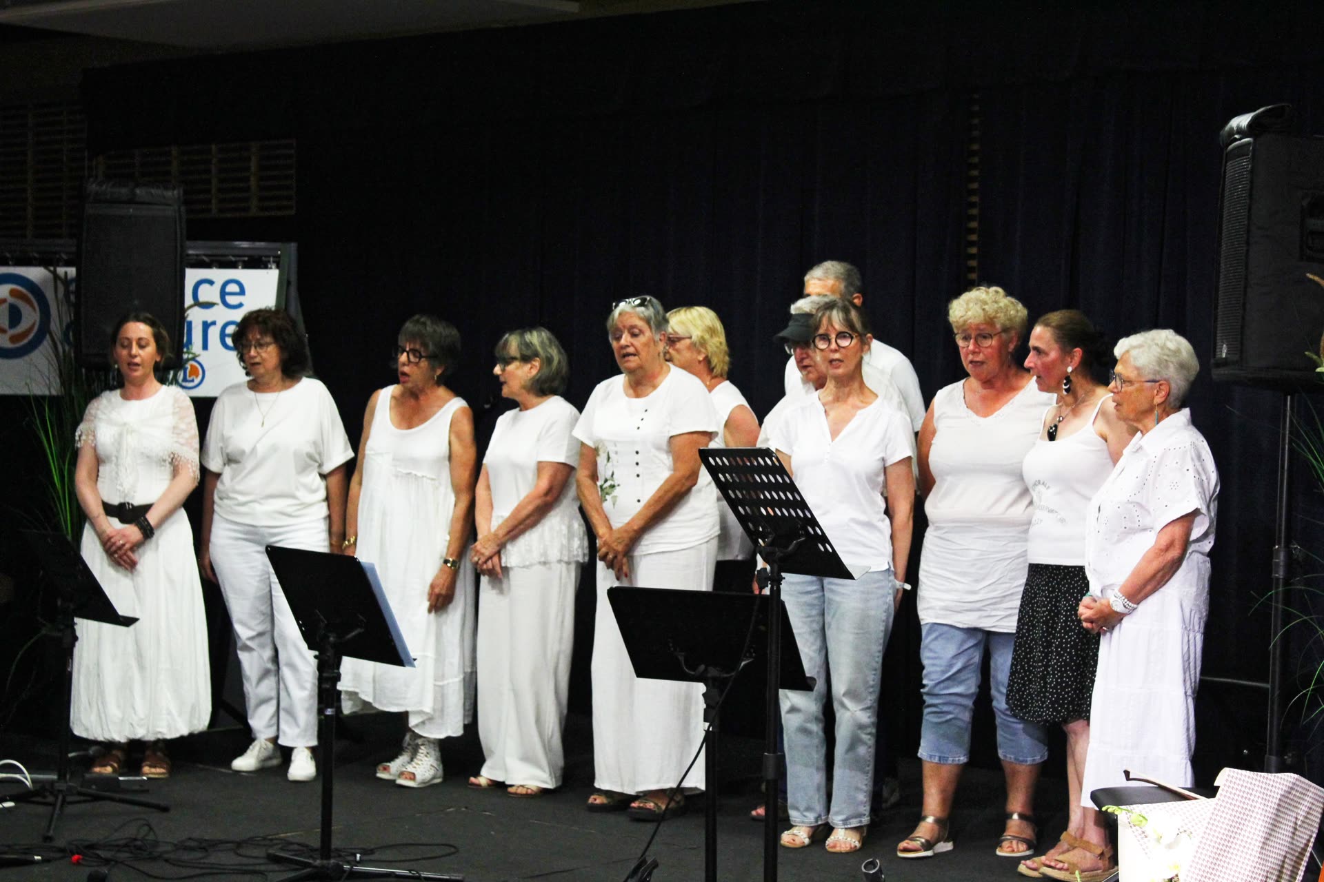 Chorale Chantons Ensemble du Petit Conservatoire Jazzy sur scène au gala de La Rochelle